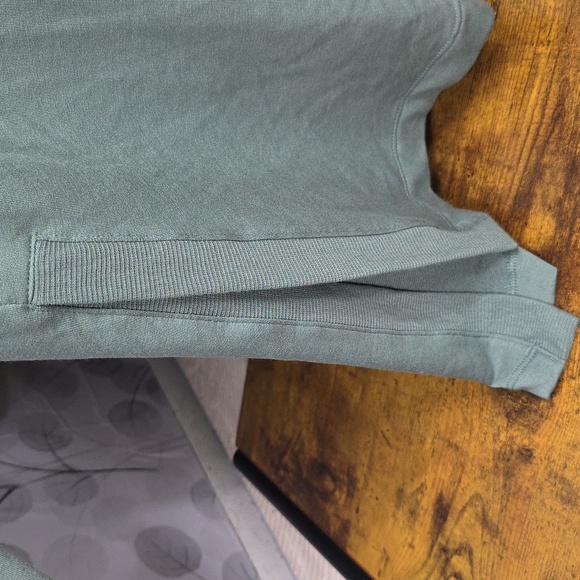 Wonderly Studio Split Side Crew Sweatshirt - Picture 4 of 8